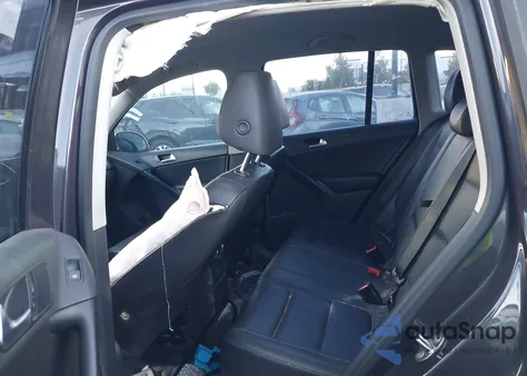 2016 Volkswagen Tiguan S из США, поврежденный, VIN WVGAV7AX6GW538022